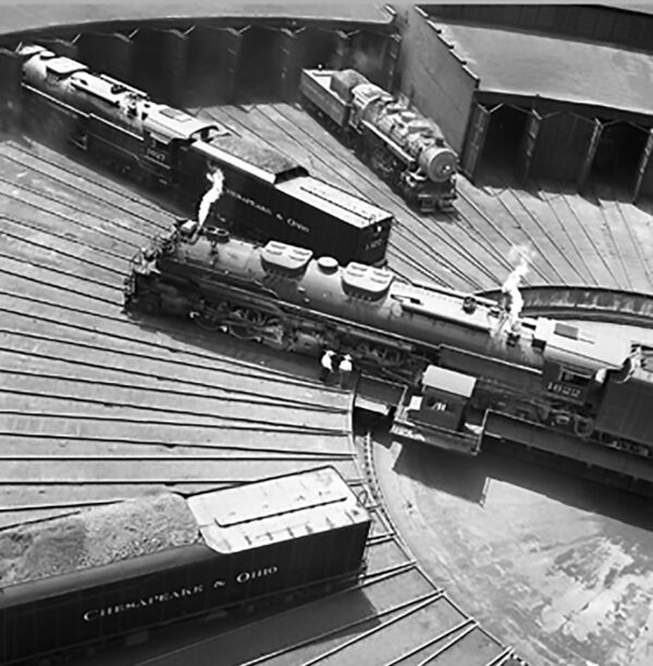 SV-15-028 - 86 Clifton Forge Turntable, C&O Iconic Photo